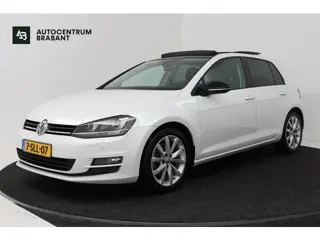 Volkswagen Golf 1.4 TSI ACT Highline (PANORAMADAK, TREKHAAK, CAMERA, STOELVERWARMING, NAVIGATIE, PAR