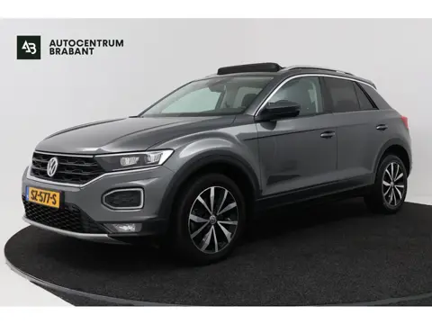 Volkswagen T-Roc 1.0 TSI Style (PANORAMADAK, DIGATALE COCKPIT, PDC, LED, CLIMA, STOELVERWARMING)