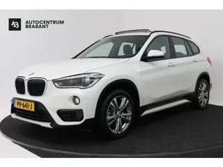 BMW X1 SDrive20i Corporate Lease High Executive (PANORAMADAK, CAMERA, STOELVERWARMING, HEAD-UP DI