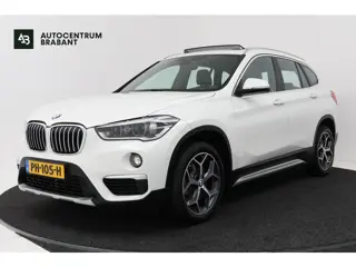 BMW X1 SDrive20i Corporate Lease High Executive (PANORAMADAK, CAMERA, STOELVERWARMING, HEAD-UP DI