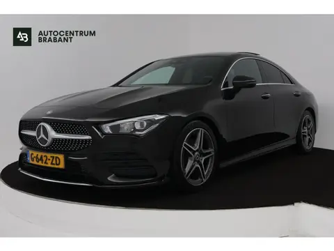 Mercedes-Benz CLA-Klasse 180 Business Solution AMG (PANORAMADAK, AFNEEMBARE TREKHAAK, SFEERVERLICHTI