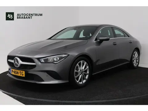 Mercedes-Benz CLA-Klasse 180 Business Line (STOELVERWARMING, NAVIGATIE, CAMERA, PARKEERSENSOREN)