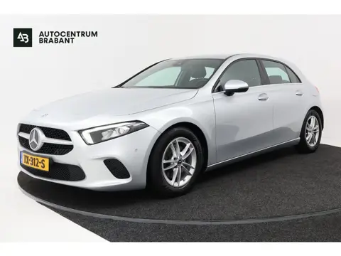 Mercedes-Benz A-Klasse 200 Business Solution Plus Upgrade (CAMERA, STOELVERWARMING, NAVIGATIE, PARKE