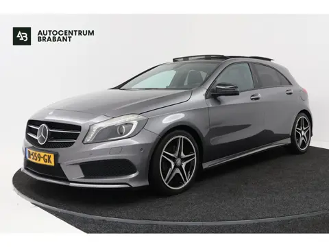 Mercedes-Benz A-Klasse 180 Amg (PANORAMADAK, STOELVERWARMING, PARKEERSENSOREN, CRUISE, LED)