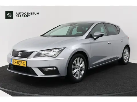 SEAT Leon 1.0 EcoTSI Style Business Intense (TREKHAAK, CARPLAY, PARKEERSENSOREN, NAVI, CRUISE)