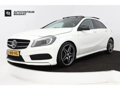 Mercedes-Benz A-Klasse 200 Ambition Automaat (PANORAMADAK, STOELVERWARMING, NAVIGATIE, PARKEERSENSOR