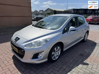 Peugeot 308 1.6 e-HDi Blue Lease Executive, PDC, Navi, Climatronic,