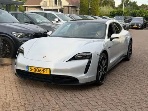 Porsche Taycan Sport Turismo 93 kWh / SoH 94,1% / Panoramadak / 360Camera / Luchtvering / Sportchron