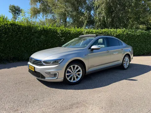 Volkswagen Passat 1.4 TSI GTE Connected Series Plus |Met Nw Megatronic |Panaromadak |
