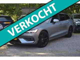 Volvo V60 Black | Adaptive Cruise | Stoel + Stuur Verwarmd | Trekhaak | Camera | Verwarmde voorruit 