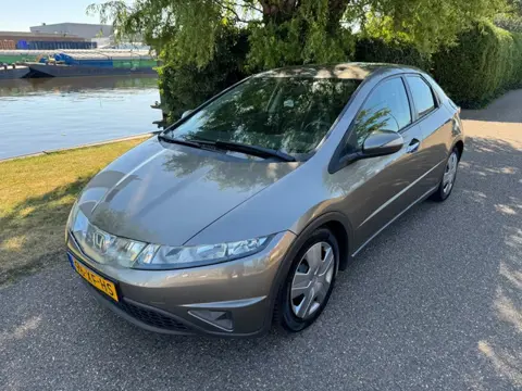 Honda Civic - 1.8 Comfort|carplay|airco|5drs