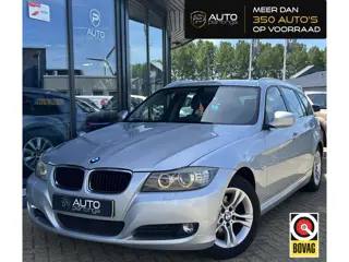 BMW 3-serie Touring 318i Luxury Line 143PK | AUTOMAAT | NL AUTO | Trekhaak | Bi-Xenon | Navigatie | 