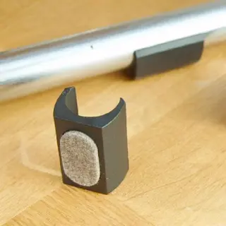 Plakvilt strook bruin 5 en 10cm. breed 1 mtr. lang