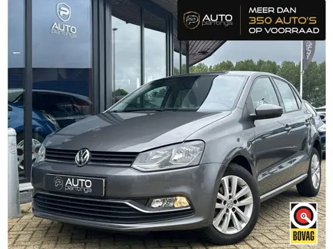 Volkswagen Polo 1.2 TSI Highline 90PK | Volledige Onderhoudshistorie | 5 Deurs | Parkeersensoren Voo