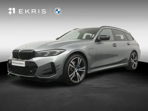 BMW 3-serie Touring 330e | Stoelverstelling elektrisch | SoH 96% | Harman/Kardon | Head-up | Trekhaa