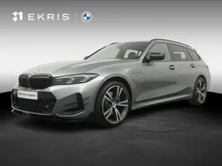 BMW 3-serie Touring 330e | Stoelverstelling elektrisch | SoH 96% | Harman/Kardon | Head-up | Trekhaa