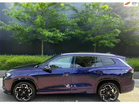 Volkswagen Tayron 1.5 eHybrid R-Line | Pano | Zwenkbare trekhaak | Camera | HuD