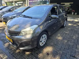 Toyota Yaris 1.3 VVT-i Aspiration | 2E EIGENAAR | 3/6 OF 12MND GARANTIE | NAVI | CAMERA | AIRCO | NW