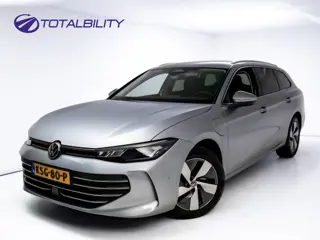 Volkswagen Passat Variant 1.5 eHybrid Elegance Bus. 204 PK | Elec. trekhaak | Stoel- & Stuurverwarmi