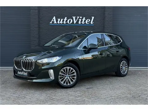 BMW 2 Serie Active Tourer 225e xDrive | Sportleder | M-Stuurwiel | Camera | Carplay