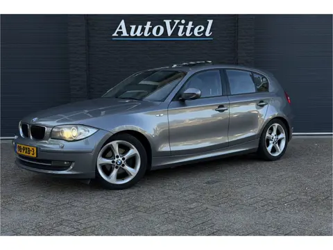 BMW 1-serie 116i EffDyn. | Panodak | Sportleder | Stoelverwarming | PDC A | Clima
