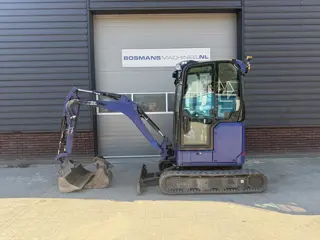 Caterpillar 302 CR minigraver BJ 2023 775 uur €340 LEASE