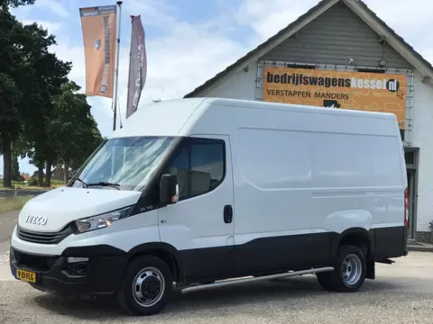 Iveco Daily 35C14V 2.3 HPi Euro 6 L2H2 AC Trekh. 3.5t