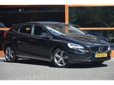 Volvo V40 T3 Momentum | Standkachel | Stoelverwarming | Volvo on call | Dealeronderhouden