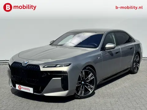 BMW i7 xDrive60 106 kWh M-Sport Pro Panoramadak NL Auto! | Bowers&Wilkins | Driving Assistand Profes