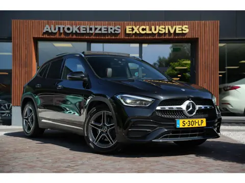 Mercedes-Benz GLA-klasse 200 AMG Panoramadak Multibeam LED Trekhaak