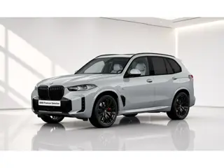 BMW X5 xDrive50e M-Sport Pro | 2026! | Panorama | 22" | Harman Kardon | Trekhaak | Soft Close | Driv