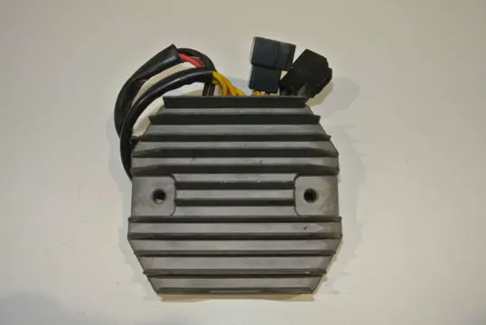 SPANNINGSREGELAAR Triumph Speed Triple 1050 2008 - 2010