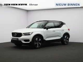 Volvo XC40 T5 262PK Plug in Hybrid R-Design / Trekhaak / Panoramisch Dak / Verwarmbare Voorstoelen+S