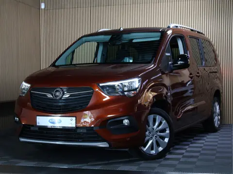 Opel Combo 1.2 Turbo Innovation XL 7pers AUTOM NAVI Carplay TREKH 360 Cam L2H1 '21