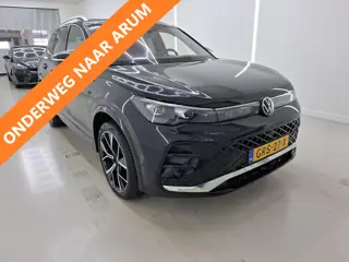 Volkswagen Tiguan 1.5 eHybrid R-Line Business BOMVOL | PANO | VOL LEER | TREKH. | MATRIX LED