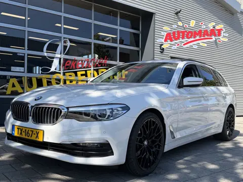 BMW 5-serie Touring 520i Executive - Panorama dak -Schuifdak I Navigatie I Airco I LED I PDC I Sport