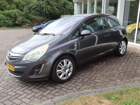 Opel Corsa 1.4-16V Cosmo Kan direct mee! (bj 2011)