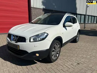 Nissan Qashqai 2.0 Tekna Panoramadak. trekhaak. camera.