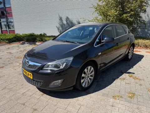 Opel Astra 1.6 Turbo Cosmo