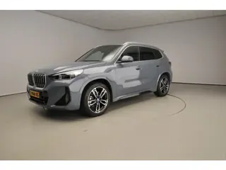 BMW iX1 xDrive30 | M-Sportpakket | LED | Navigatie | Active cruise | Stoelverwarming | Keyles go | D