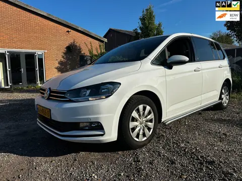 Volkswagen Touran 2.0 TDI SCR 2017 NL NW DIS-RIEM NAP RIJDT GOED APK 5-2027