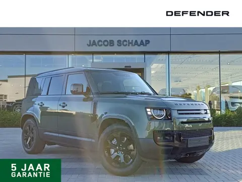 Land Rover Defender P300e 300pk AWD 110 PHEV S Forest Edition | Cold Climate Pack | Koelbox | Panora
