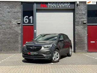 Opel GRANDLAND X 1.2 Turbo Business Executive