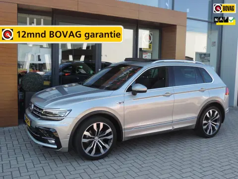 Volkswagen Tiguan 1.5 TSI ACT Highline Business R AUTOMAAT | Wegkl.th | Panodak | Dodehoek | 20'' Al