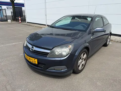 Opel Astra GTC 1.6 Edition