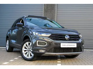 Volkswagen T-Roc 1.5 TSI Sport | Panoramadak | Digitaal Display | Leder | Vol in de opties | NL auto