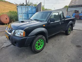 Nissan Pickup King Cab 2.5DI 4WD (bj 2004)