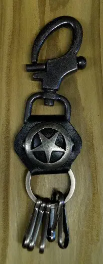 Sleutelhangers van leer " Ster " Zwart