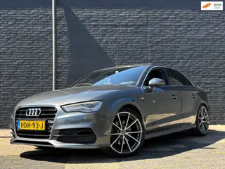 Audi A3 LIMOUSINE 1.8 TFSI | 3x S-Line | Matrix | Stoelverwarming