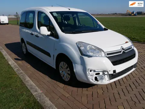 Citroen Berlingo 1.6 BlueHDi Feel 5p AC ** NO REGISTRATION <> IN PERFECT CONDITION